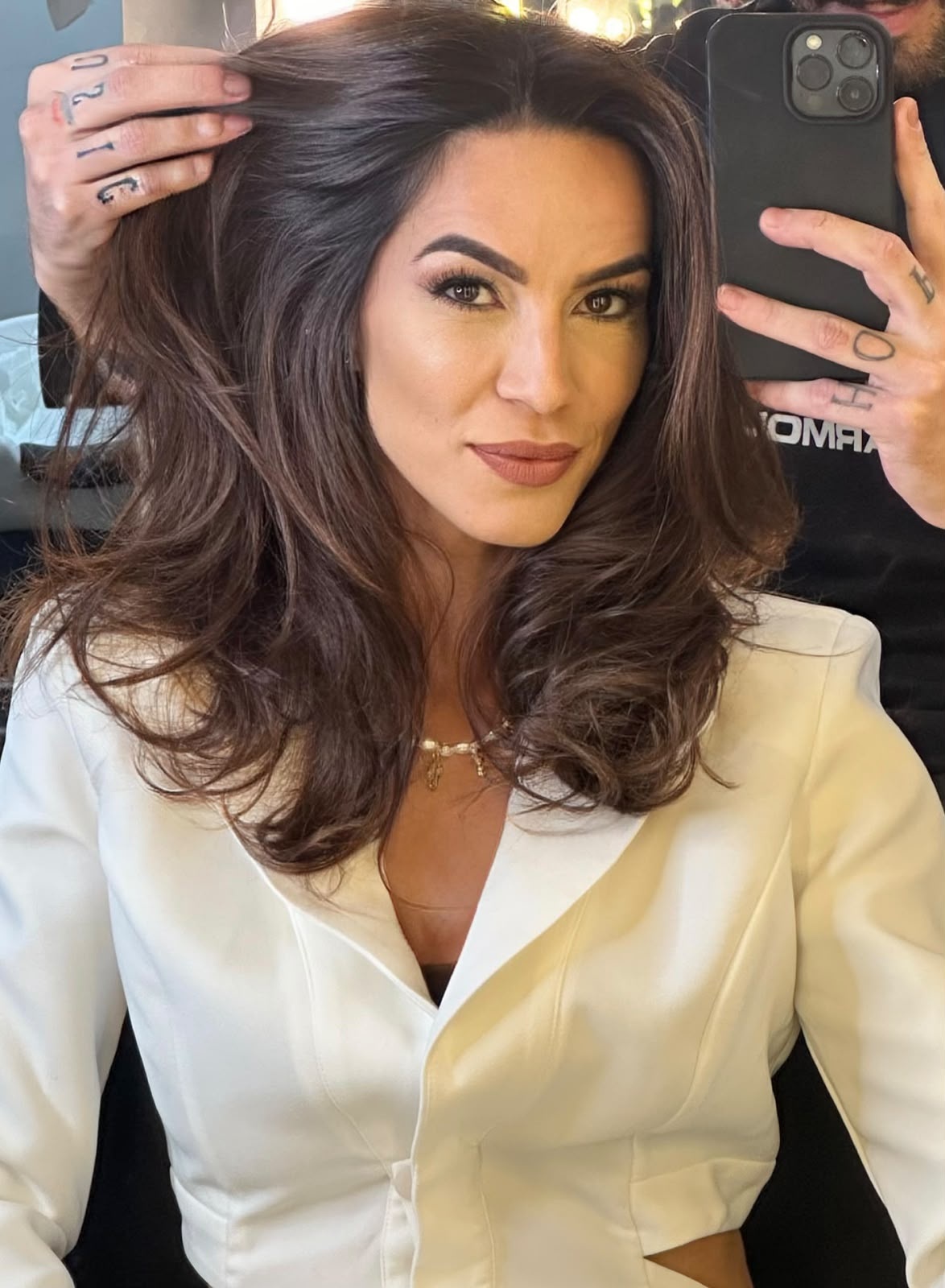 Cabelo com coloração tom sobre tom, brilho e profundidade